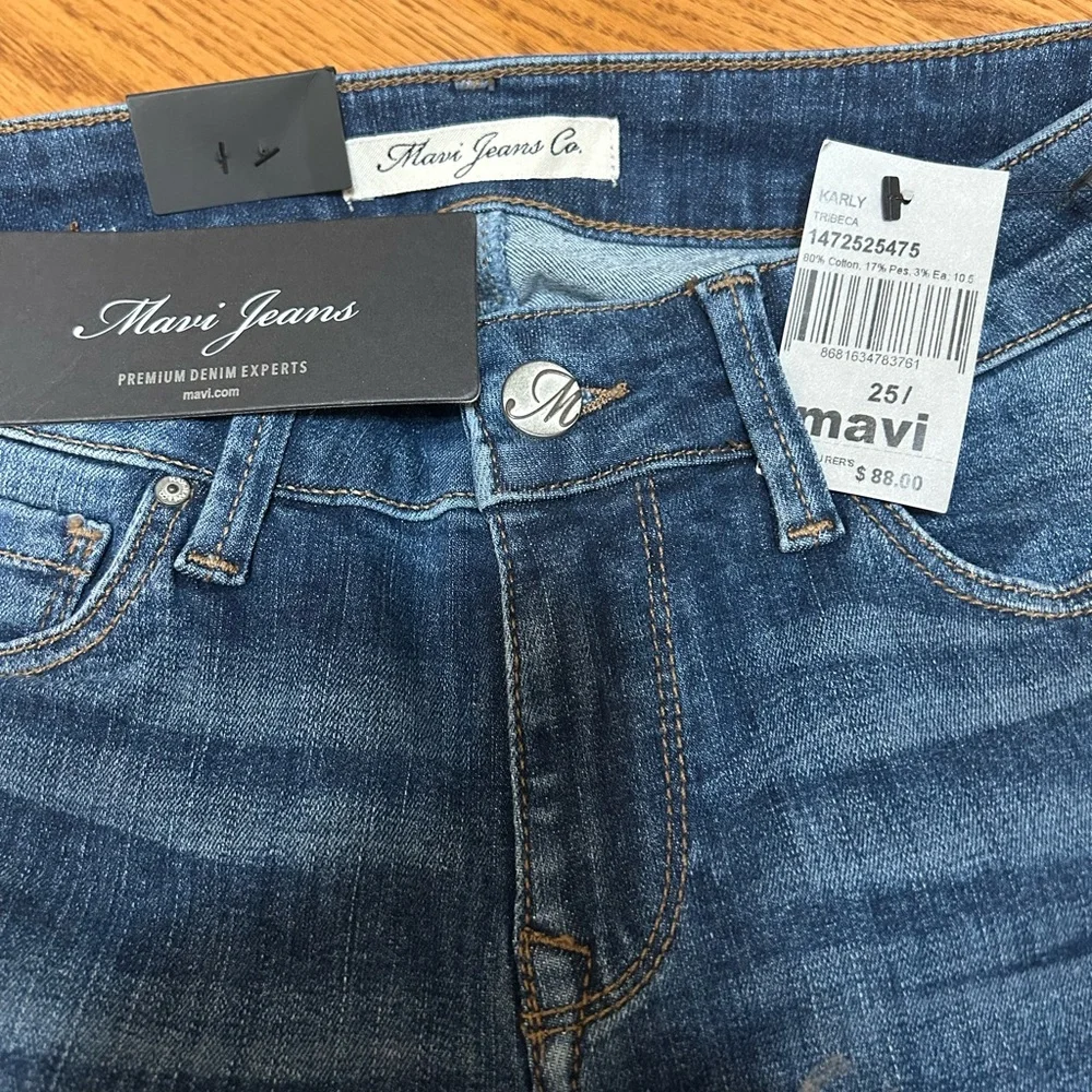 Mavi Karly Blue Jean Shorts Classic Stretch Fit
Size 25 - Picture 2 of 9